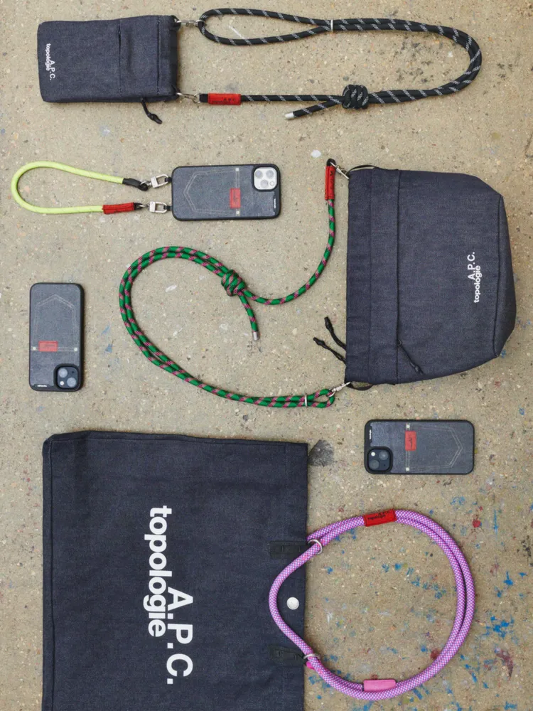 將手機殼、包袋結合丹寧布料以及繩索元素。品牌提供