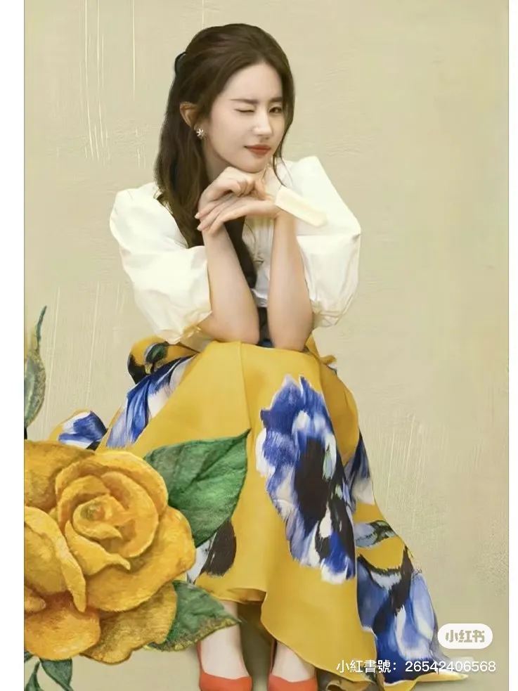 劉亦菲的造型相當有古典氣質。翻攝天嘉二奢小紅書