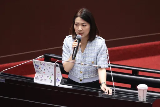 徐巧芯出示海軍函文自證清白！將告杜秉澄、周刊毀謗