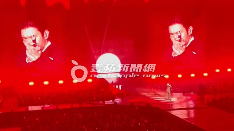 SJ終於讓《SPY》舞蹈重見天日，由始源舉槍揭開序幕。讀者提供