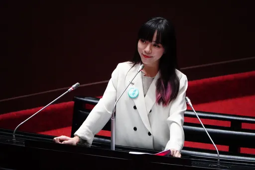 BBC訪首出櫃立委黃捷談LGBTQ平權 苗博雅自曝被勸淡化同志色彩