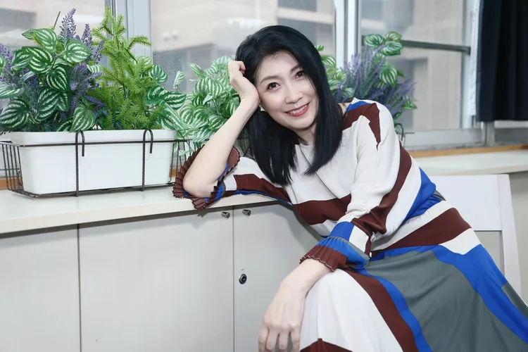 黃嘉千覺得最無憂無慮的階段是唱民歌的日子。彭欣偉攝