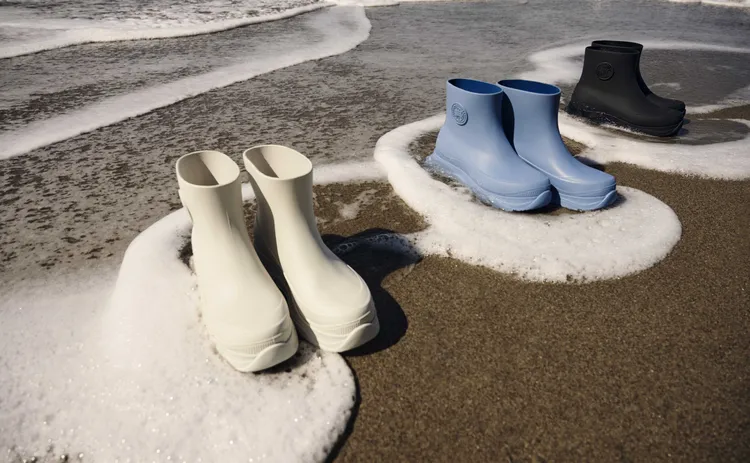 短筒雨靴提供經典黑、雪白色和遐想藍等色選。品牌提供