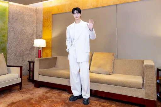 《善宰》邊佑錫打進告示牌驚呼「不像話」　曝身高189缺點打掃清超久