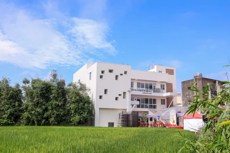 坐落於稻田之中的大安區市民社區活動中心。市府提供