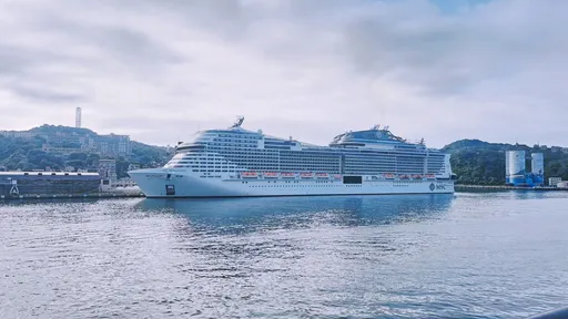 亞洲最大旗艦郵輪 MSC 榮耀號 創基隆港史上單航次載客超過 5400 人紀錄