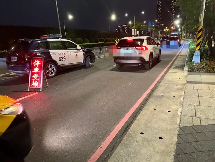 中和警擴大臨檢。警方提供