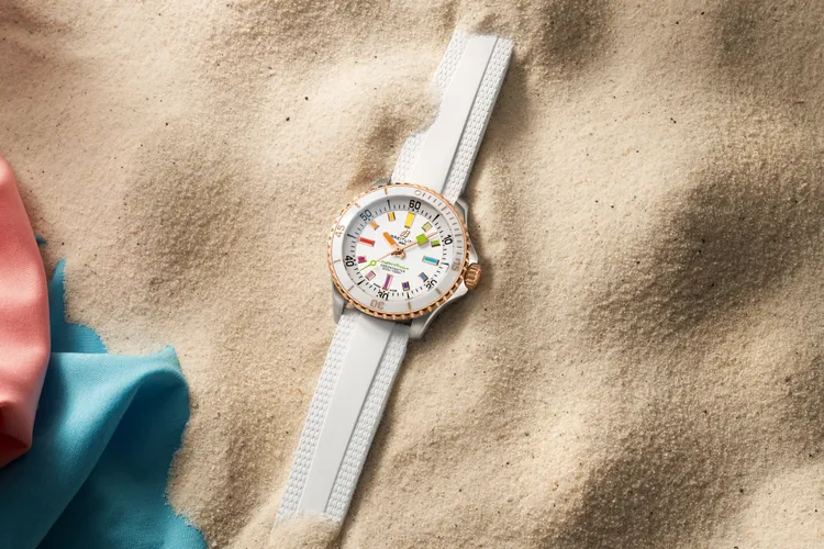 百年靈Superocean超級海洋系列彩虹錶盤腕錶，36mm，精鋼錶殼，白色錶盤，白色橡膠錶帶，百年靈17型機芯，動力儲存38小時，防水深度300米，19萬2000元。品牌提供