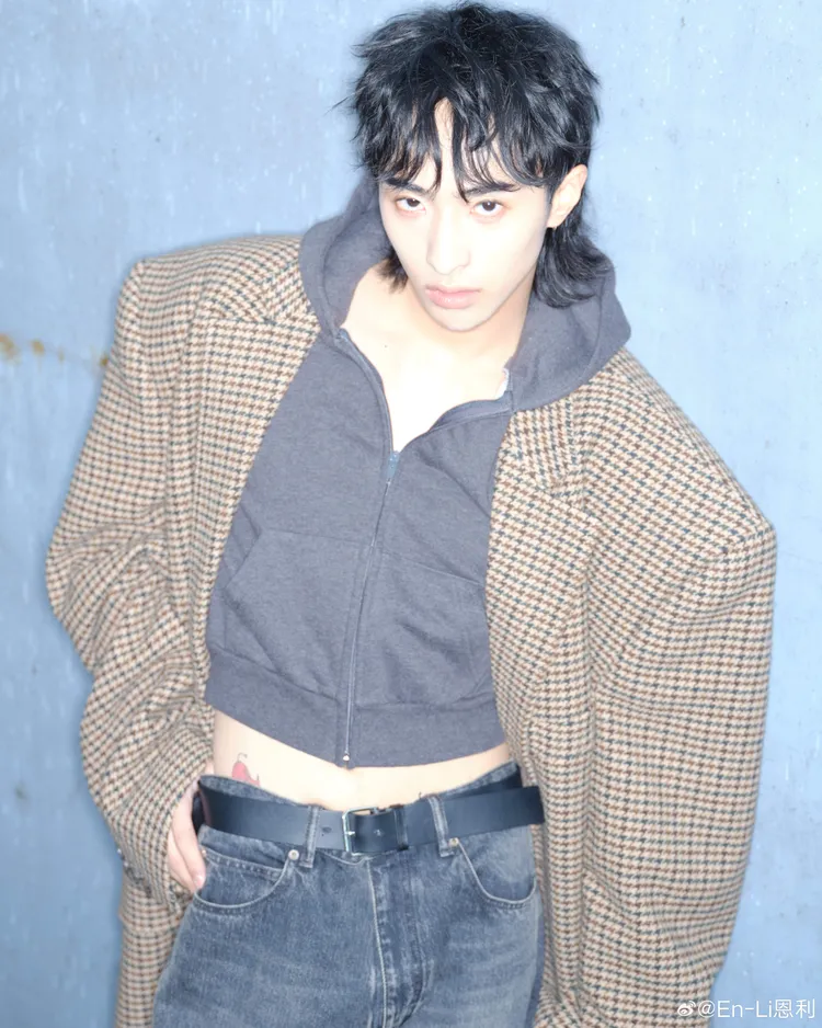 庾恩利讀導演系，也對時尚有興趣。翻攝庾恩利微博