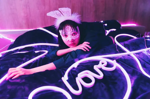 李沐寬衣解扣「色情挑逗」 拿棒棒糖、玩具自慰嚇壞葉全真