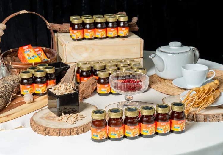 廣受好評的白蘭氏養蔘飲順口回甘複方，能一次享受到清爽順口的質感，以及入喉時的尾韻甘甜。業者提供