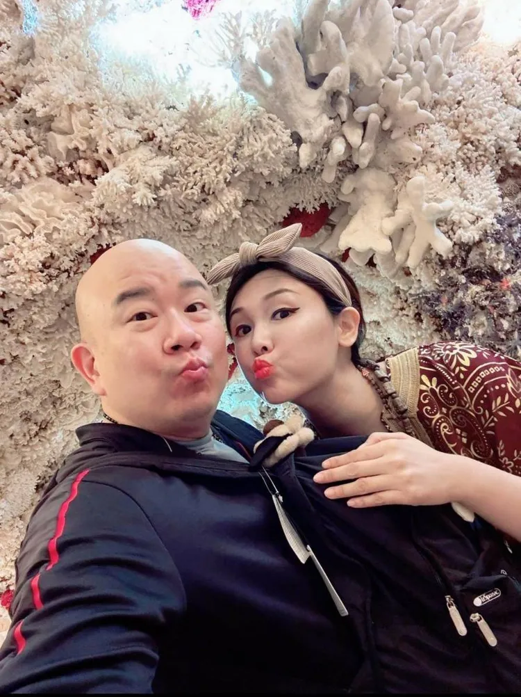 張喬菲（右）和王厚元結婚10年，育有一個4歲兒子。翻攝張喬菲臉書