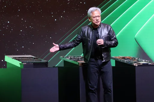 輝達股價分割在即 黃仁勳擬出售60萬股!套現逾200億元