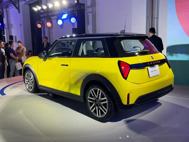 MINI Cooper三門掀背2款汽油動力車型，即日起將進駐全台展示中心。林浩昇攝