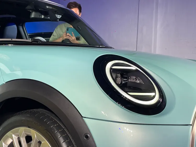 LED頭尾燈擁有3種個性化燈光模式，搭配不同的迎賓和離開燈光效果，展現潮流都會風格。林浩昇攝