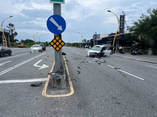花蓮某高中校長載學生台東參訪 疑疲勞駕駛撞車釀6人傷