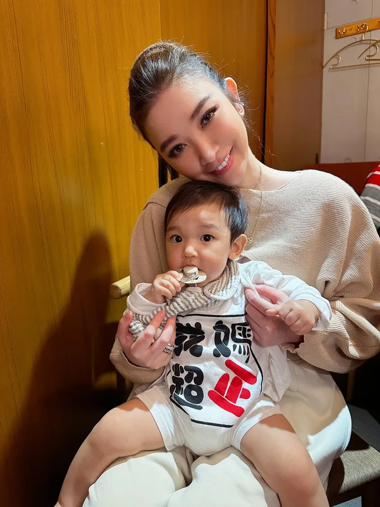 許維恩與愛女忒忒。翻攝許維恩臉書