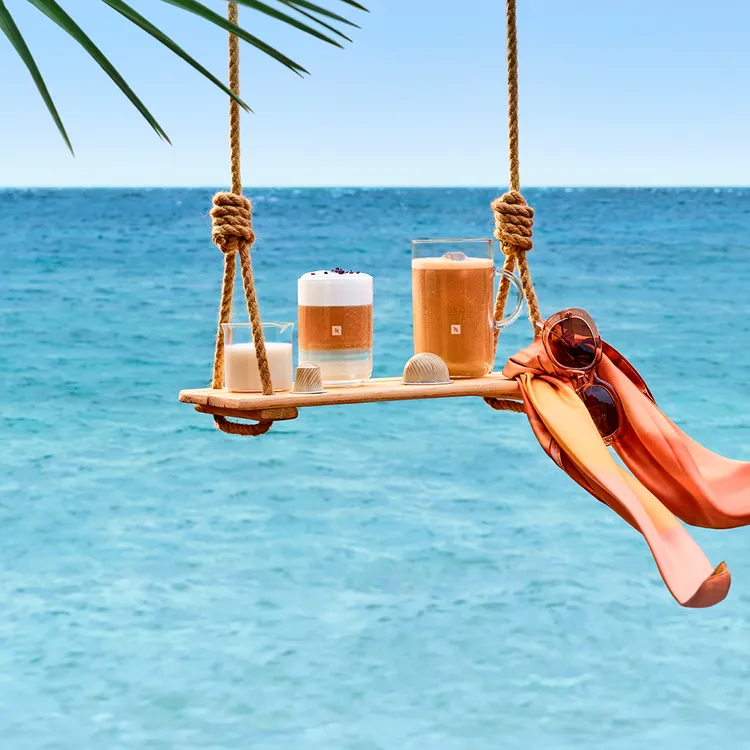  Nespresso夏日限定版椰香風情限量冰咖啡，帶來口感濃郁的沁涼體驗。業者提供