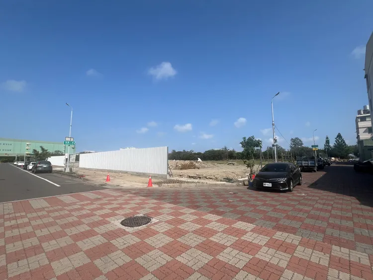 「世界之心」具備品牌建商，加上屬相對低基期房價宅，吸引不少購屋族青睞！葉家銘攝