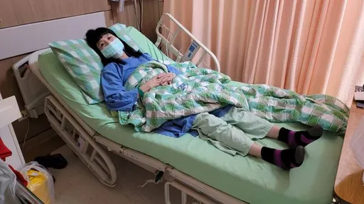 原來大家都錯了!嗆到時「拍背喝水」是禁忌 這樣做才是正解