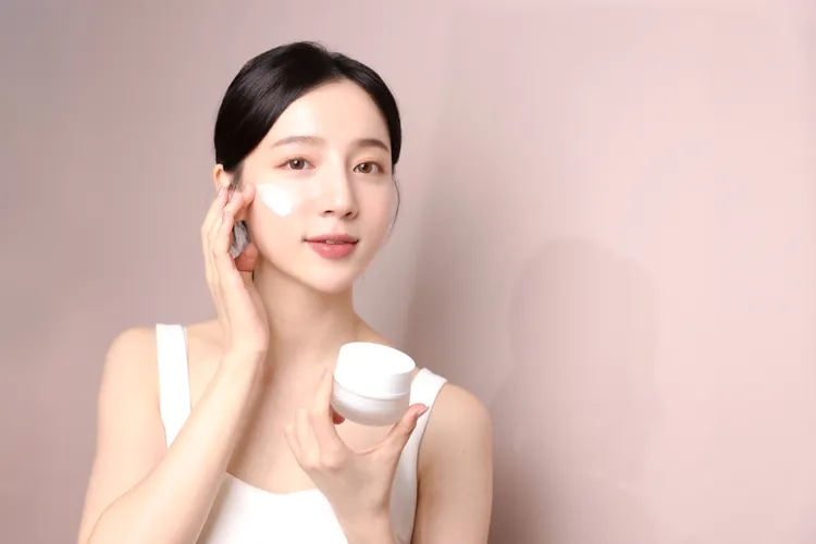 法國絲絨玫瑰時光活膚乳，1650元。品牌提供