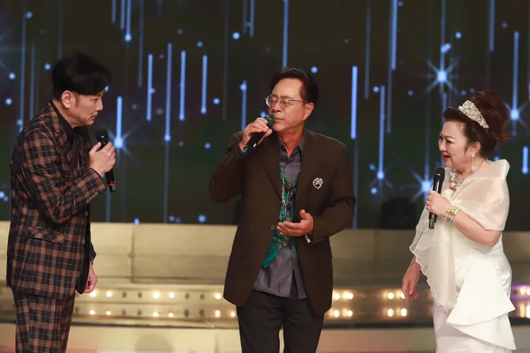 邢峰在《超級冰冰Show》和白冰冰、陽帆重現秀場風華。民視提供