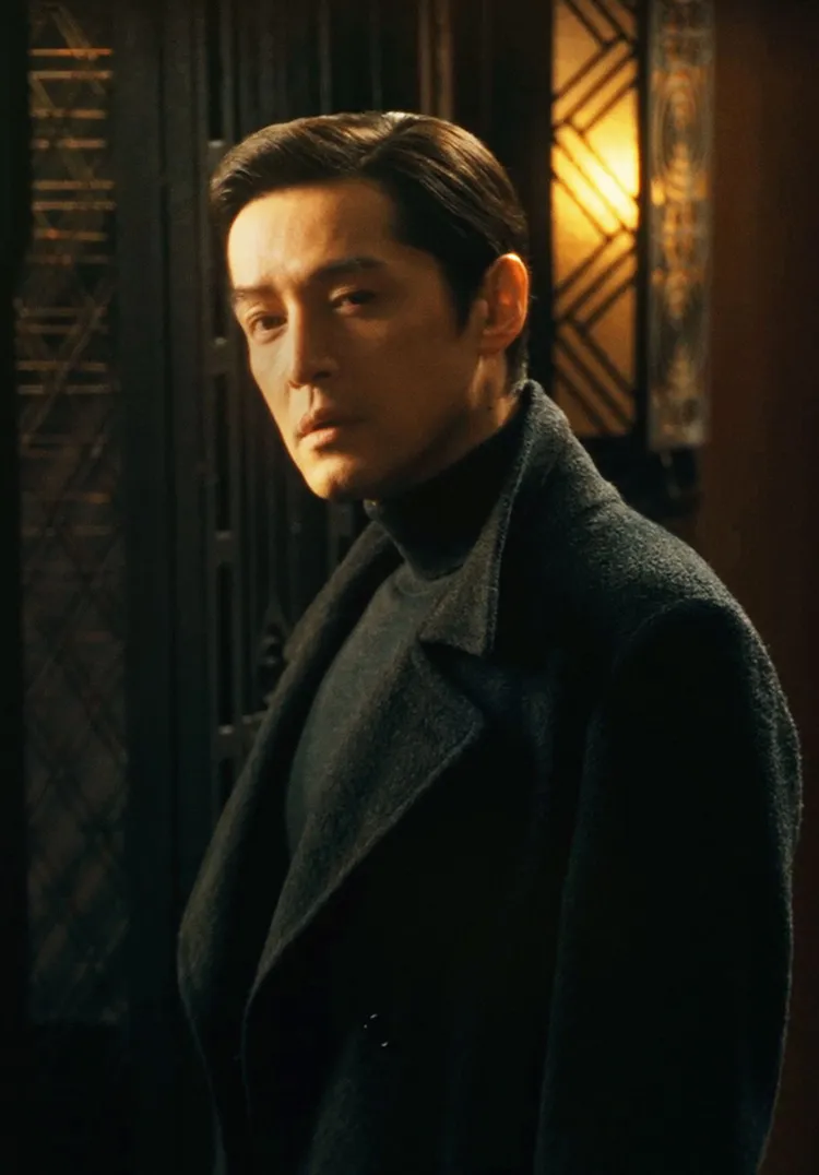 中國演員胡歌在王家衛執導夯劇《繁花》飾演的男主角「寶總」，集帥氣與智慧於一身。翻攝微博