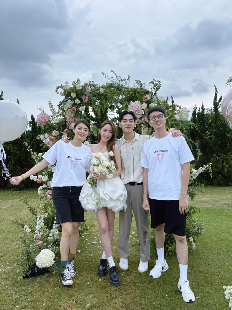 張捷（右起）、張書豪、歐陽妮妮和夏如芝在求婚趴上合影。張捷提供