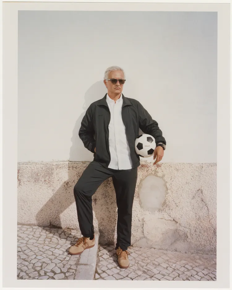 足球傳奇人物José Mourinho親自演繹聯名系列。品牌提供