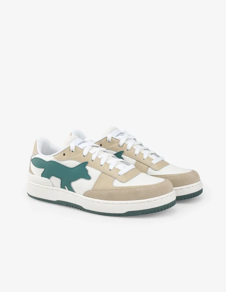 松樹綠疾行狐狸運動鞋，1萬2000元。品牌提供