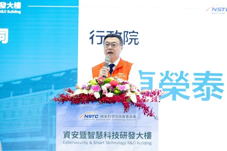 桌榮泰宣布AI產業專區以台南為核心，擴展到其他縣市。市府提供