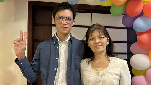 明道大學731退場「今最後畢典」 母子學生一起畢業