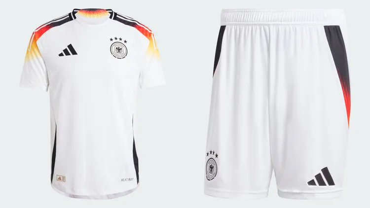 德國國家隊主場球員版球衣4590元、德國國家隊主場球褲1490元。品牌提供