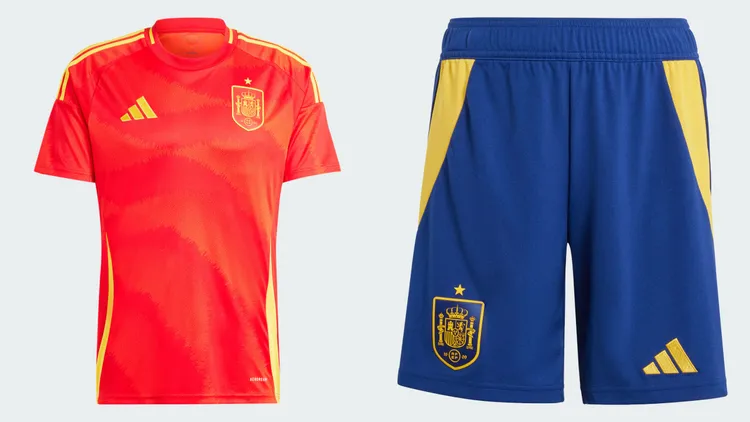西班牙國家隊主場球迷版球衣2890元、西班牙國家隊孩童球褲1290元。品牌提供
