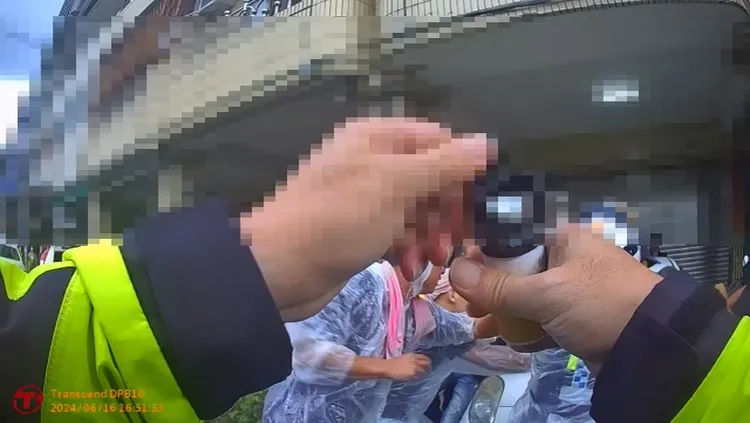 警方表示，這起衝突為本地與外地2派陣頭的推擠糾紛造成。民眾提供