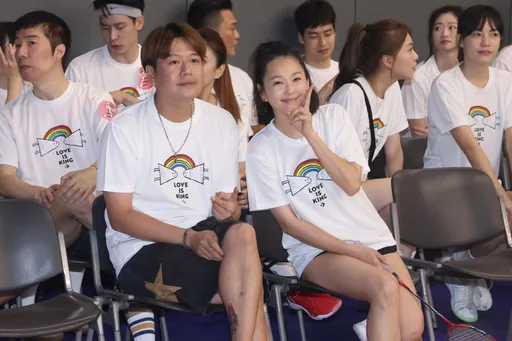 六月鬧婚變後首露面 身邊李易吐真心話「要分開會跟大家講」