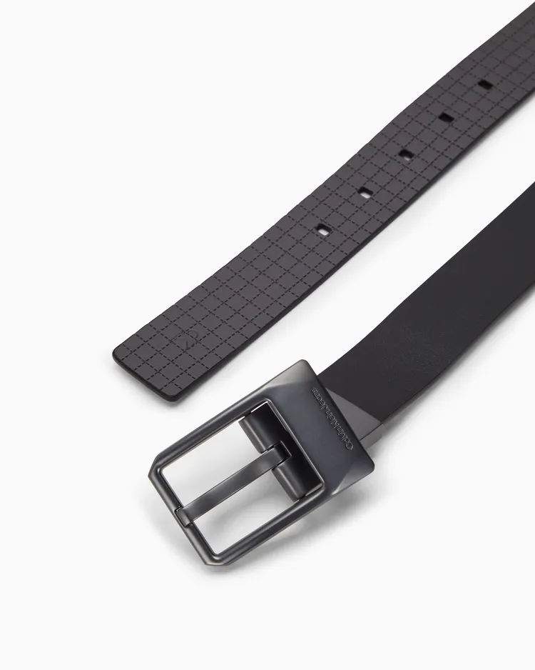 Calvin Klein 雙面標誌造型皮帶，4280元。品牌提供