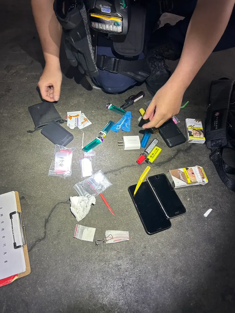 警方起獲13小包毒品。民眾提供