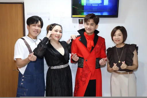 男歌手哭了!开唱前急奔医院注射 于美人、金曲歌后张秀卿都来看他