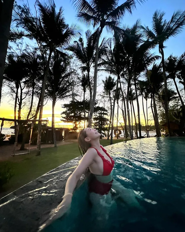 賴薇如穿上比基尼展現好身材。翻攝賴薇如臉書