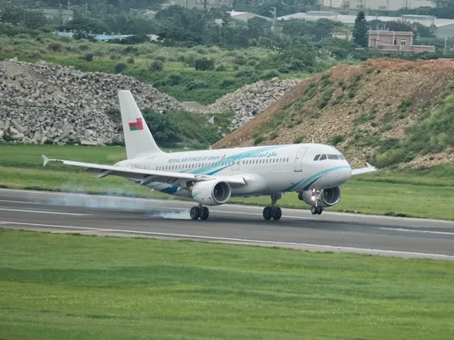 这对手太狂!阿曼全队搭「国王专机」抵台 明晚对决中华队