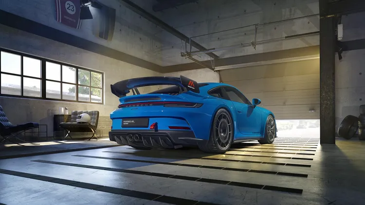 專為 911 GT3 及 911 GT3 Touring 量身打造的 Manthey 性能套件，經過強化的空氣力學設計與底盤調校，大幅提升下壓力與操控精準度，徹底顛覆駕馭體驗。原廠照片