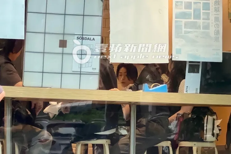 龜梨和也、上田龍也、中丸雄一在春美冰菓室拍攝節目。特勤中心攝