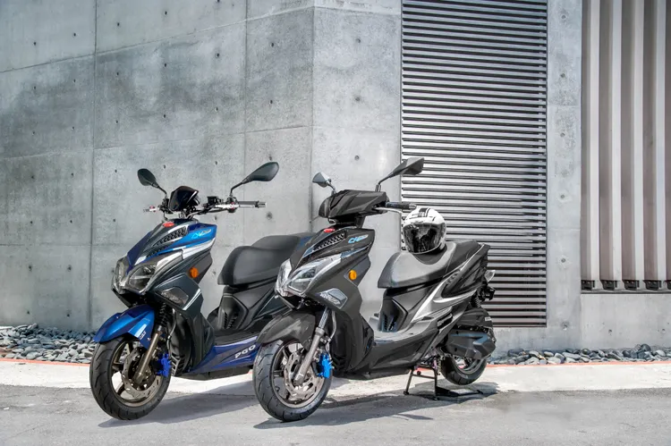 PGO Alphamax採用汽車等級CBS連動式煞車系統，進一步提升煞車性能。原廠照片