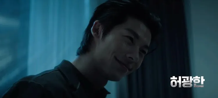 許光漢在《無路可逃：輪盤賭》邪魅一笑。翻攝xplusu.series的IG