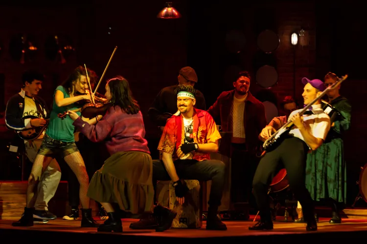 《Once, 愛是唯一》最大看點是演員即樂手，呈現難得一見的表演形式。愛樂愛城文化傳媒提供