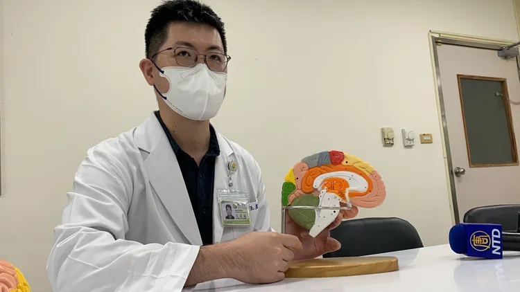 王星翰說，造成頭暈原因很多，包括耳石脫落、睡眠不足、電解質失衡、甚至腦血管疾病等。台中醫院提供