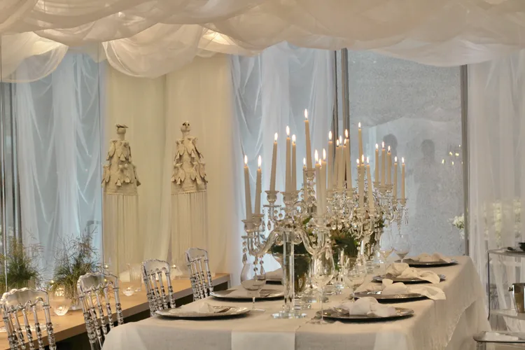 JAMEI CHEN Blooming June純白風格婚禮展，營造出浪漫的婚禮感。品牌提供