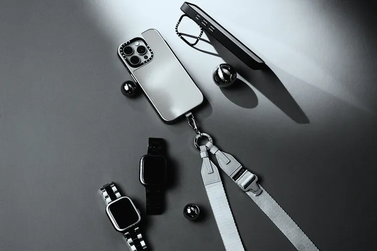 CASETiFY MagSafe兼容鏡面支架手機殼讓消費者可以根據需求從0到180度調節支架的角度。CASETiFY提供。