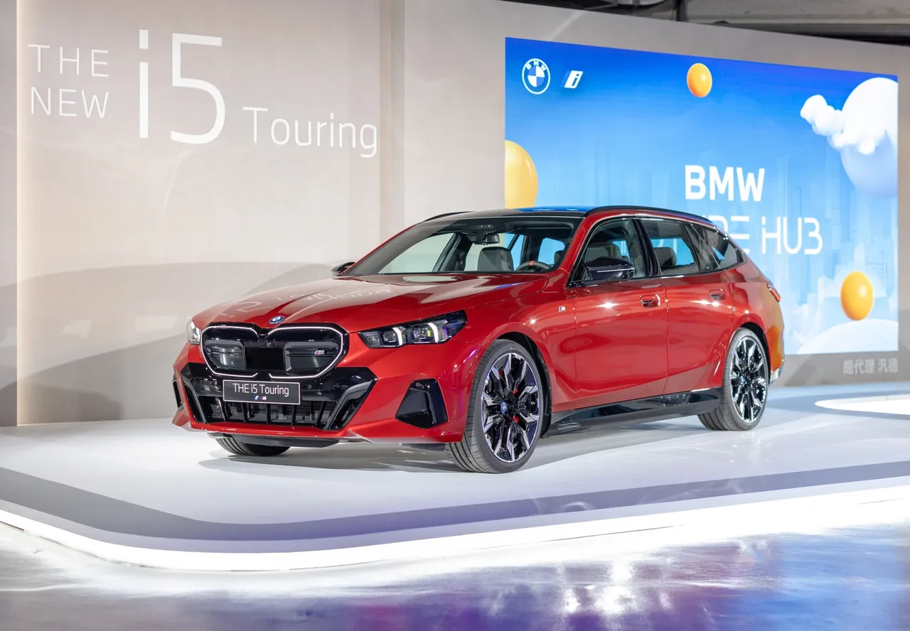 i5 M60 xDrive Touring可創造出驚人的601匹最大馬力與820牛頓米最大扭力,僅需3.9秒即可完成0-100km/h加速,最高續航里程可達優異的506km表現。業者提供